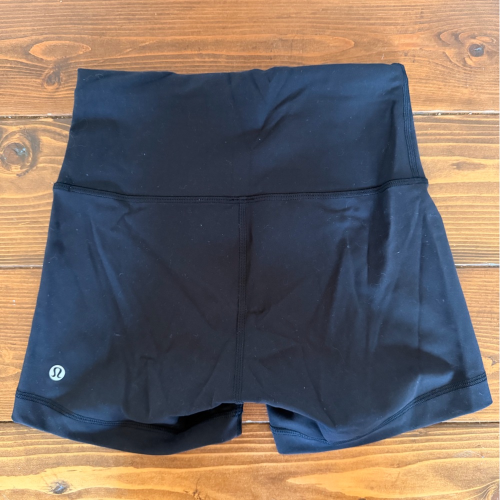 Lululemon Black Wunder Train High-Rise Short 4”